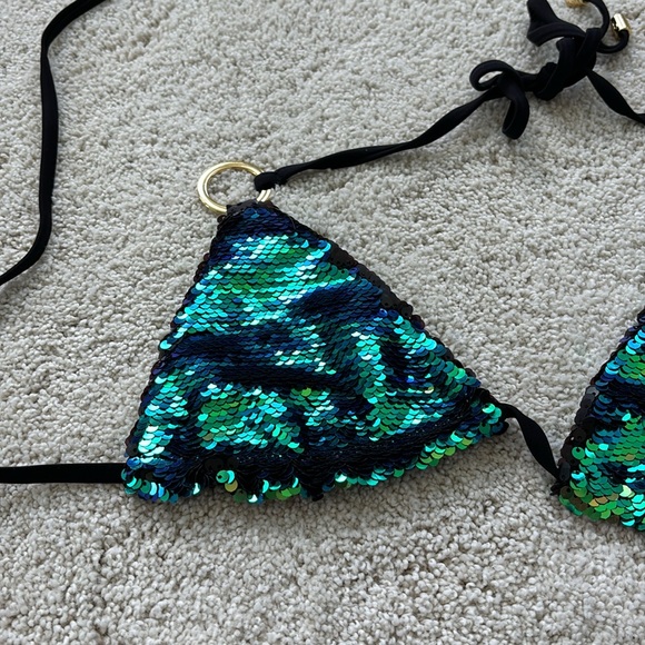 Beach Bunny Siren Song Sequin Bikini in Blue/Green/Black   Top:M   Bottom:XS - Picture 5 of 12